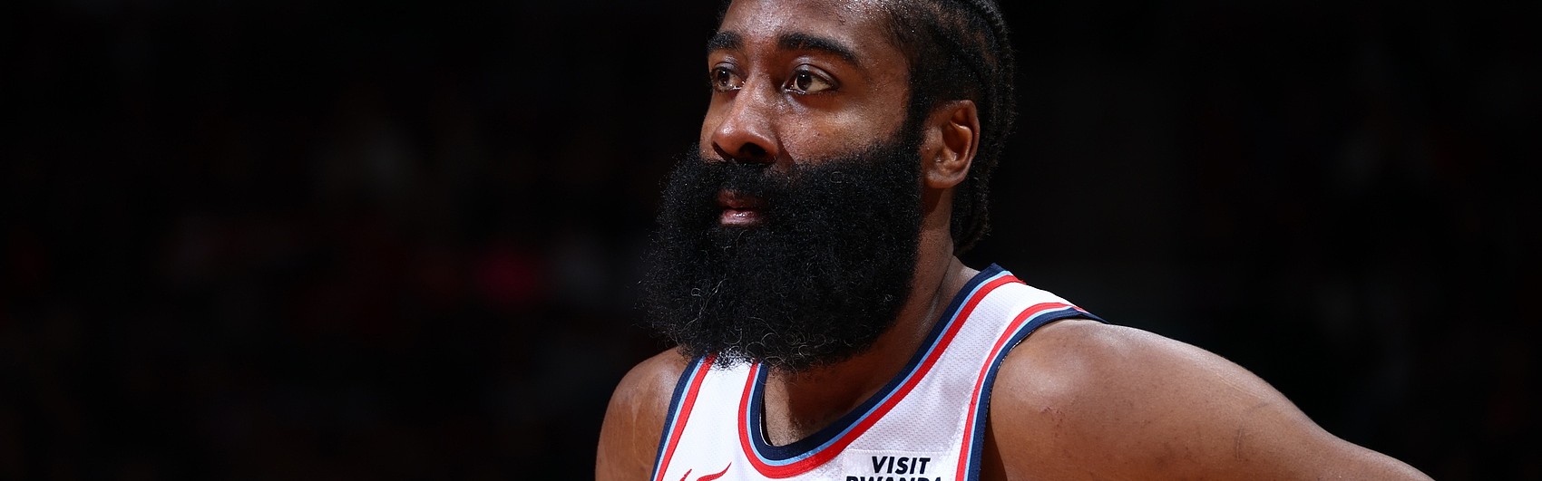 开云官方网站-持续低迷！祖巴茨被封盖 哈登出现失误交出球权