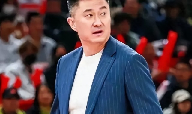 开云电子-CBA3消息：广东队被18分逆转，杜峰揪出3人，郭士强看好冲冠3黑马