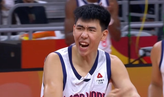 广东3消息！徐昕轰17+10打脸杜锋，胡明轩正式归队，徐杰最新伤情