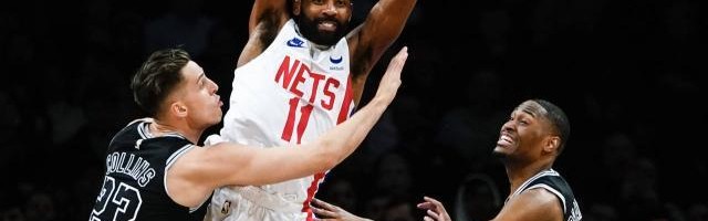 开云官方网站-【现场】沃恩与恩师重聚 篮网喜提新年开门红