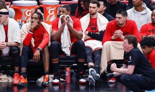 开云登录入口地址-真的打不过！公牛两场从童话回到现实即将首轮出局