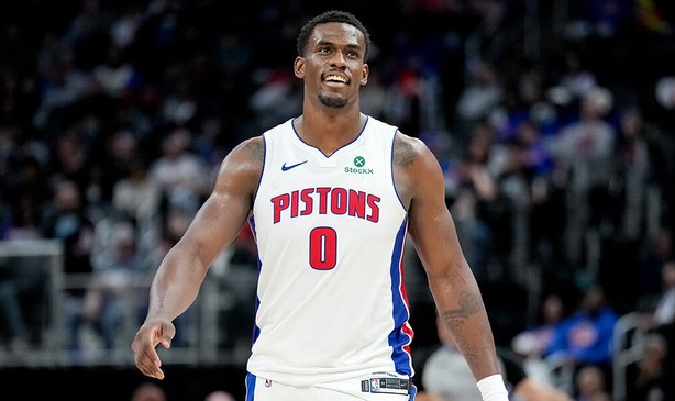 开云官方网站-比克斯塔夫：杜伦统治力十足 很幸运能执教这种类型的球员|活塞|底特律活塞队|多伦多猛龙队|杰伦-杜伦|nba_新浪体育_新浪新闻