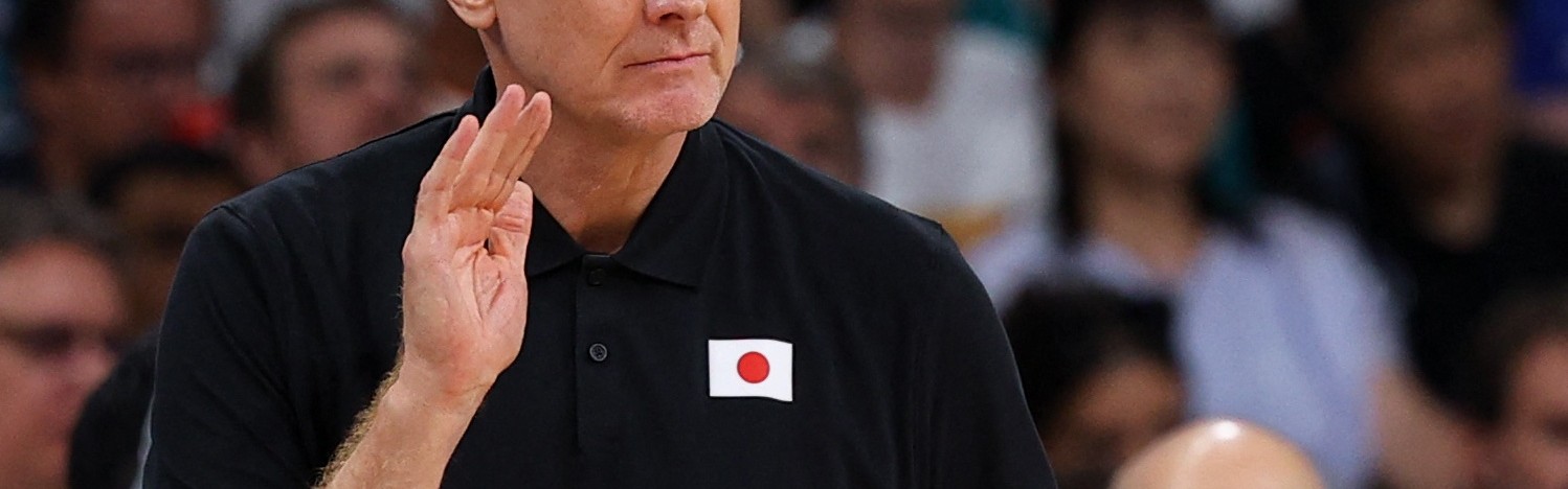 开云官方网站-姚明前队友郑志龙：姚明曾有意日本主帅霍瓦斯 高层想要本土教练