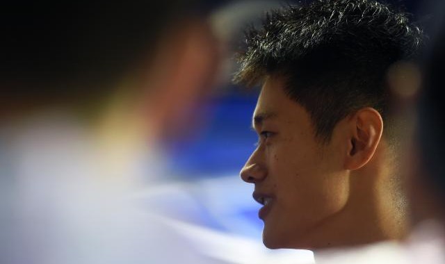 华体官网登录方式-谢震业身负三项：运动员没有天生强大 他只是要强