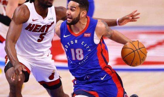 开云电子-勇士变矮人院！7后卫走湖人老路又矮又慢如何争冠？